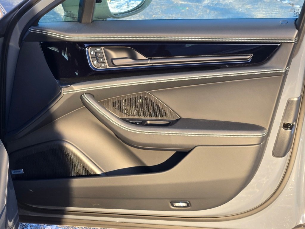 Used 2025 Porsche Panamera 4 image 36