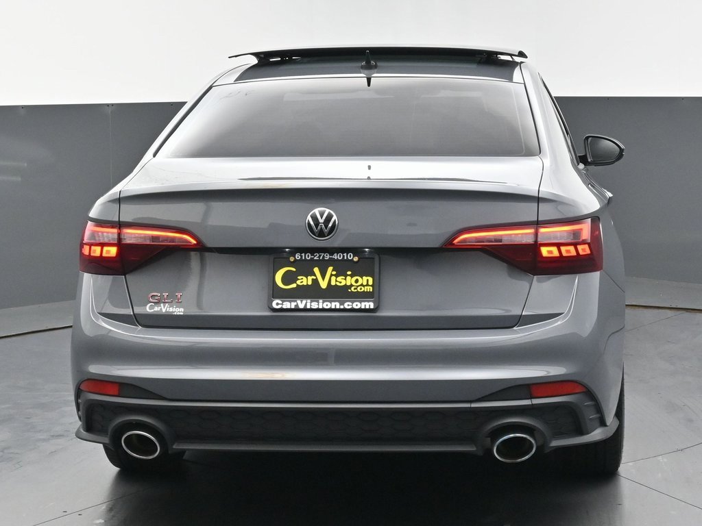Used 2024 Volkswagen Jetta GLI Autobahn image 4
