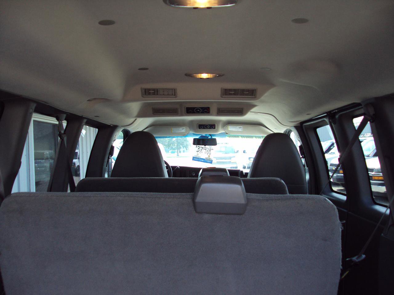 Used 2014 Chevrolet Express 1500 LT w/ LT Preferred Equipment Group AWD/4WD image 9
