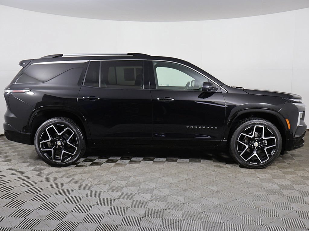 Used 2025 Chevrolet Traverse High Country w/ LPO, Cargo Package AWD/4WD image 21