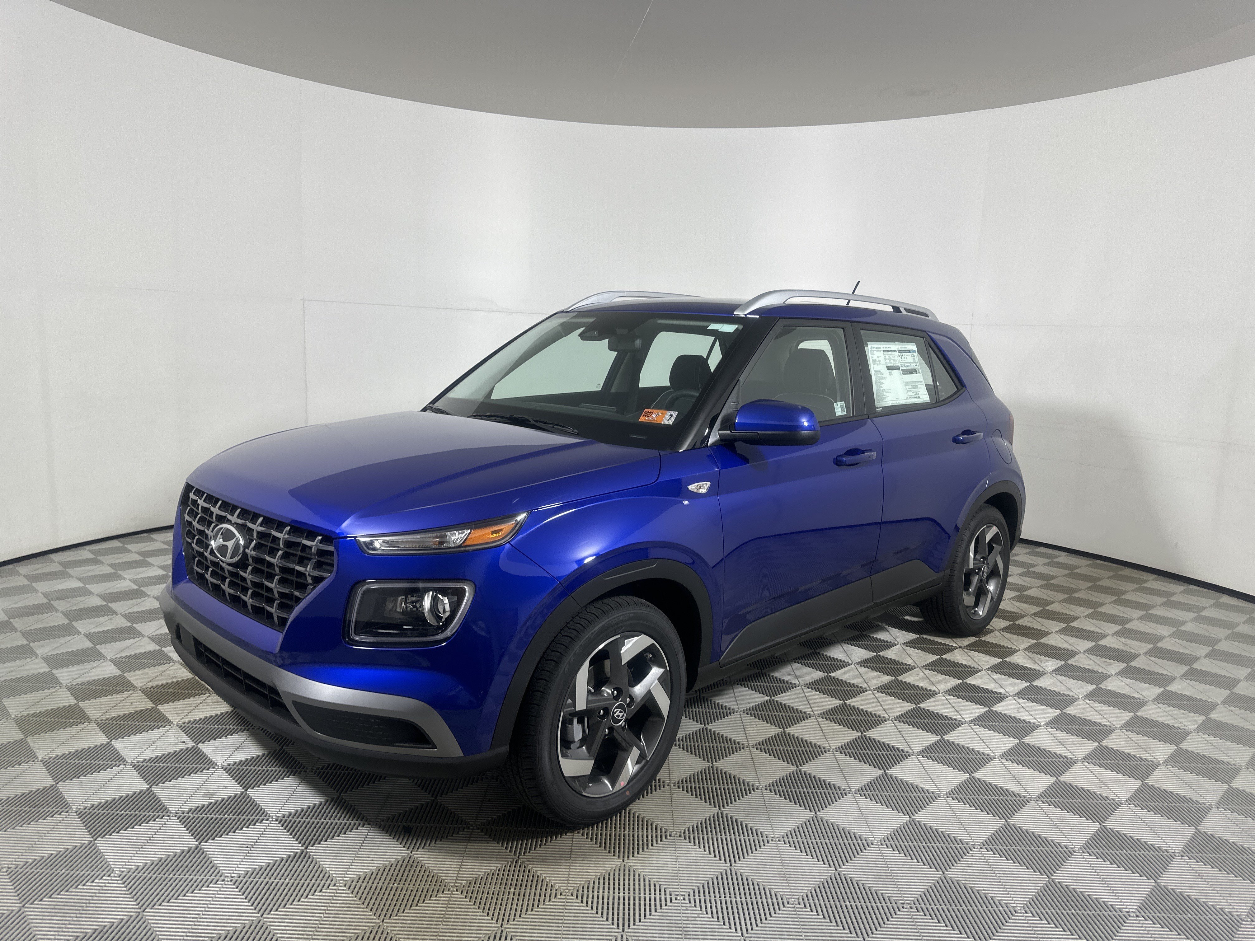 New 2025 Hyundai Venue Limited FWD image 3