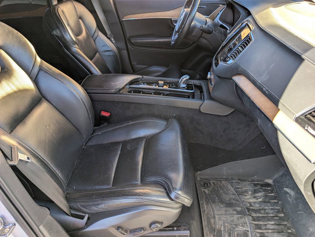 Used 2018 Volvo XC90 T8 Inscription w/ Convenience Package image 12