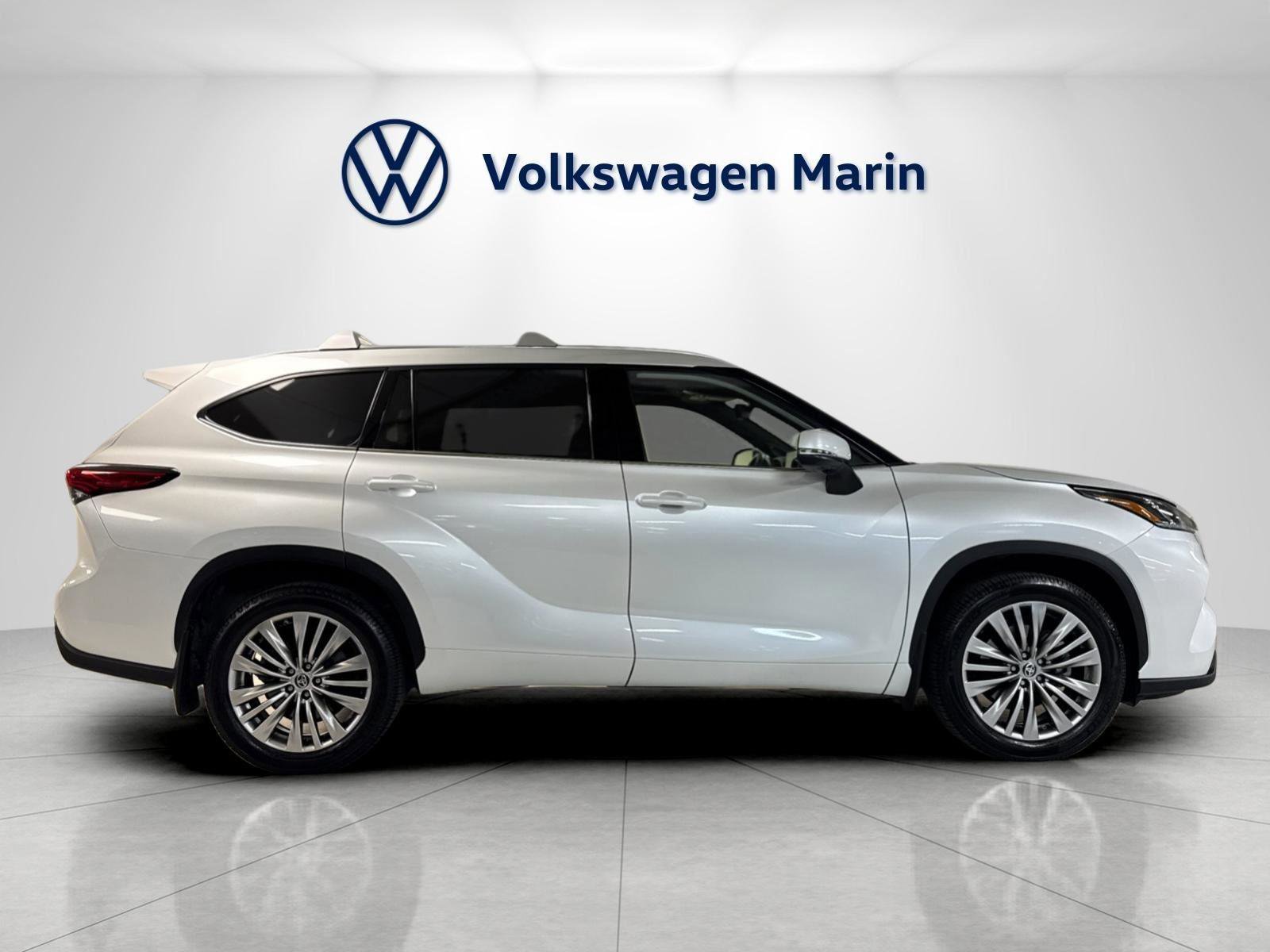 Used 2022 Toyota Highlander Platinum AWD/4WD image 6