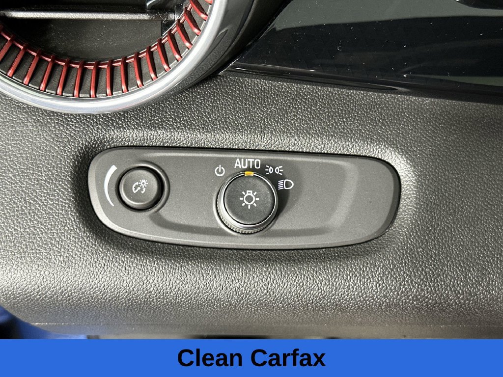 Used 2024 Chevrolet Trax RS w/ Sunroof Package FWD image 21
