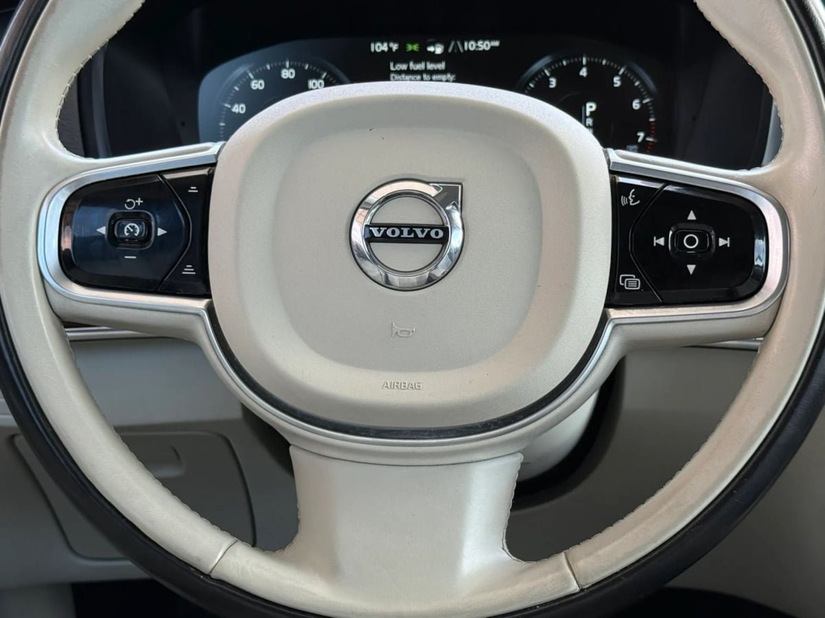 Used 2016 Volvo XC90 T6 Momentum w/ Momentum Plus Package AWD/4WD image 53