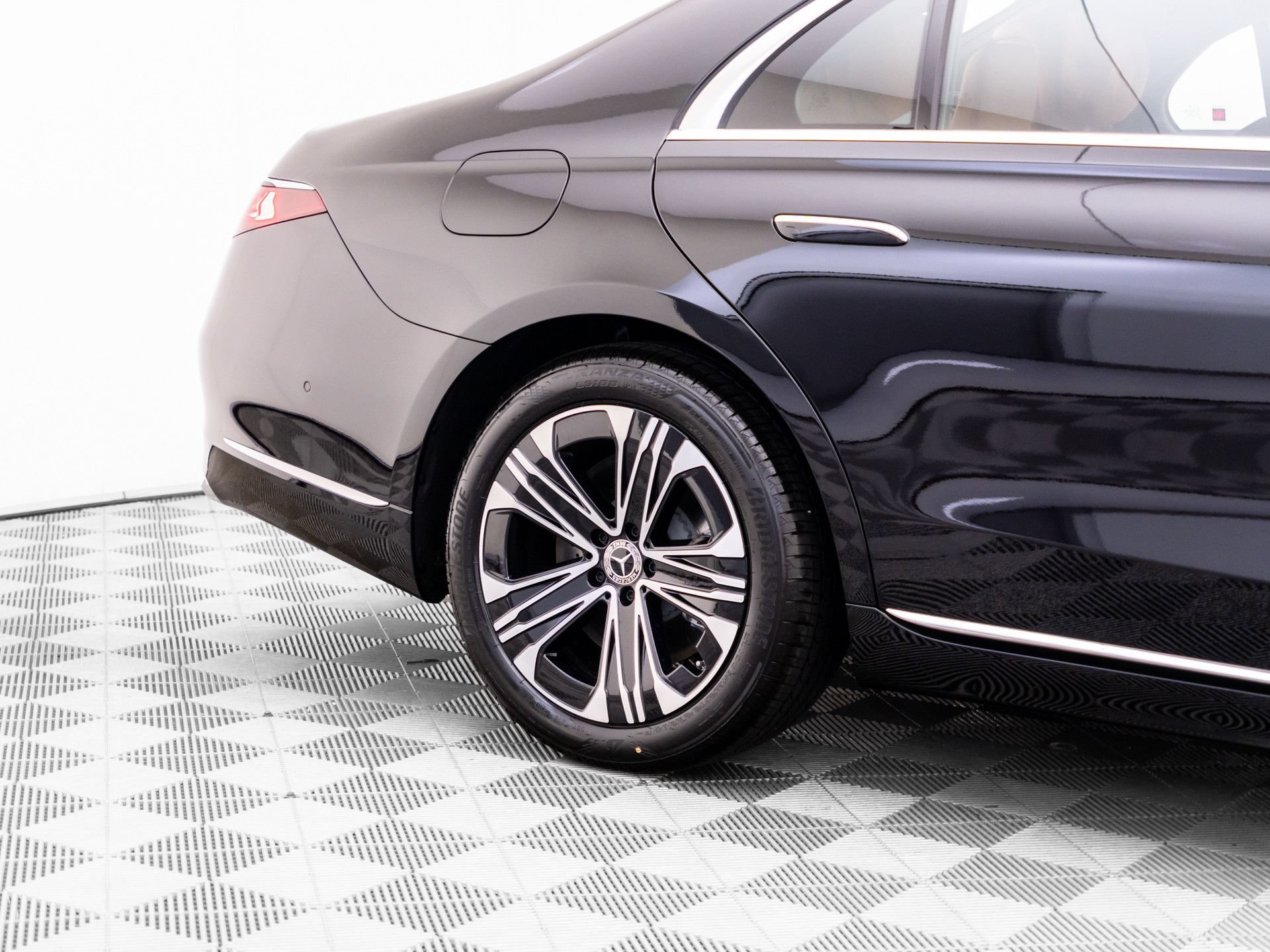 New 2027 Mercedes-Benz S 580 4MATIC Sedan image 32