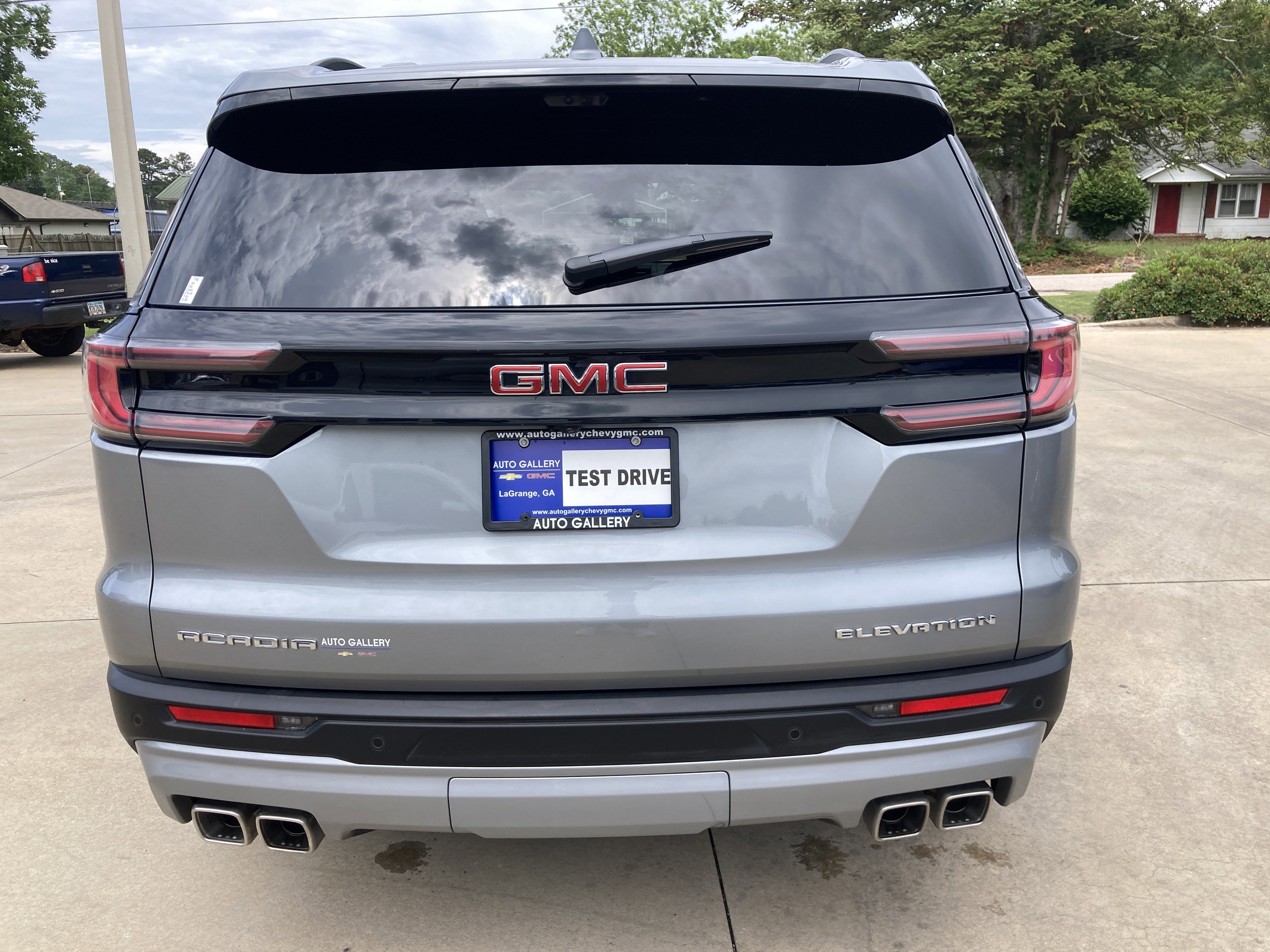 Certified 2026 GMC Acadia Elevation w/ Elevation Premium Package FWD image 18