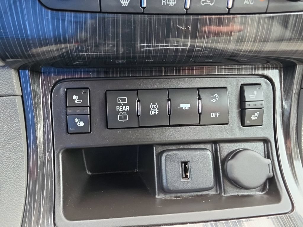 Certified 2016 Chevrolet Traverse LT FWD image 17