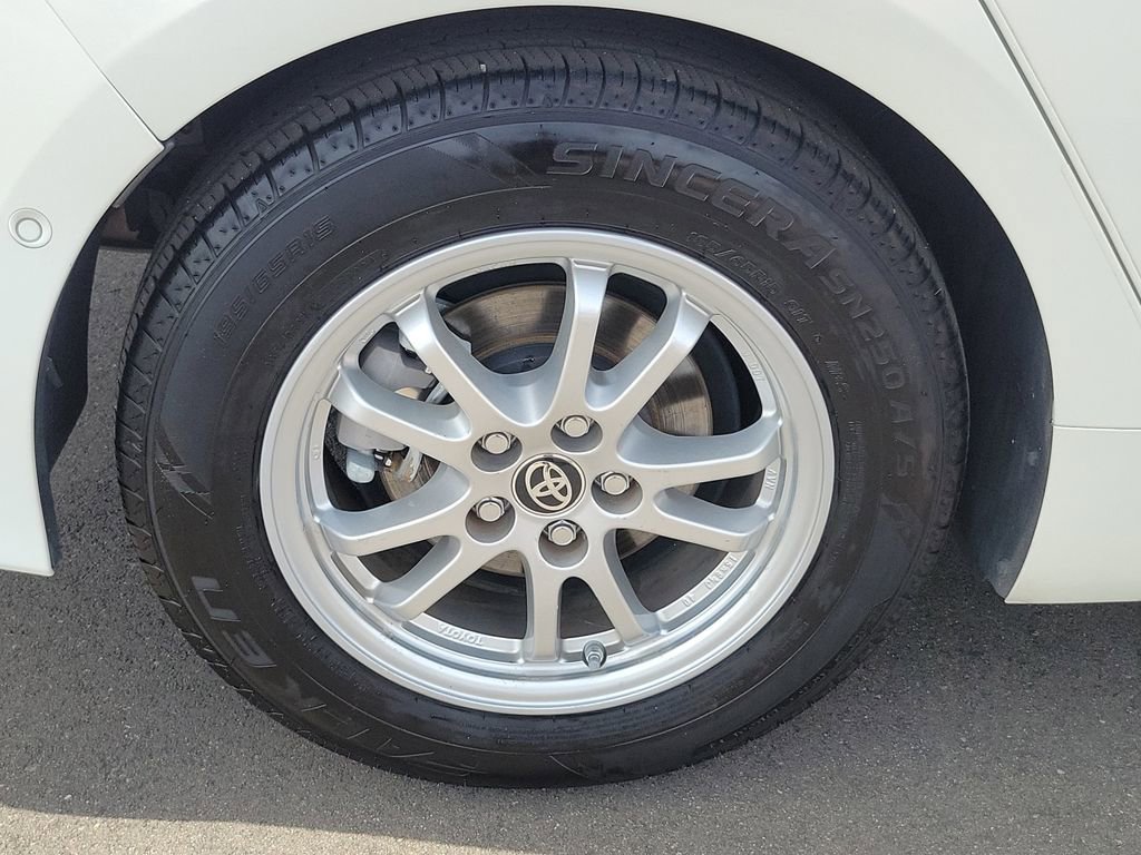 Used 2019 Toyota Prius Prime Advanced FWD image 31