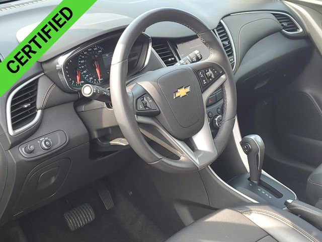 Used 2022 Chevrolet Trax LT w/ LT Convenience Package image 11
