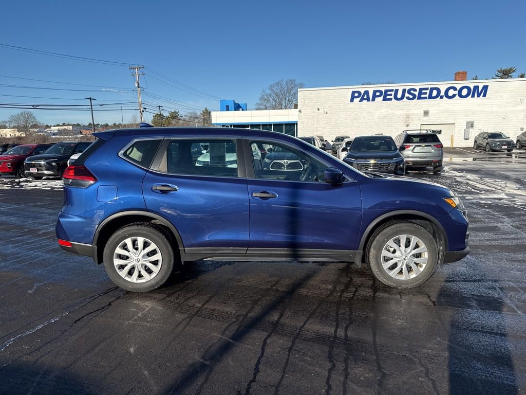 Used 2019 Nissan Rogue S image 2