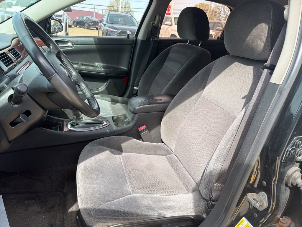 Used 2010 Chevrolet Impala LT FWD image 9