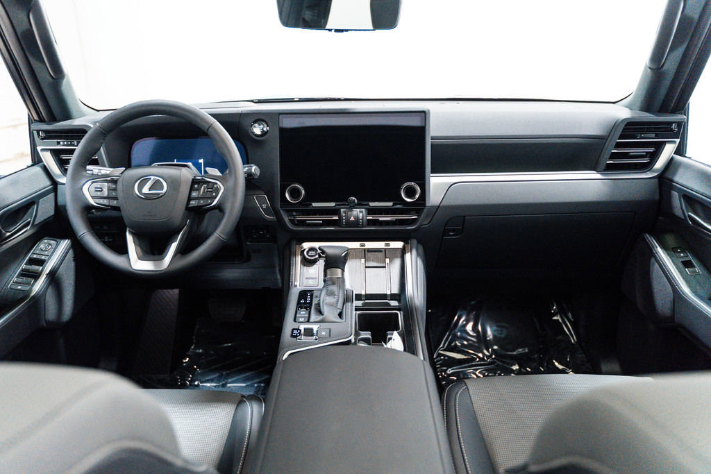 Used 2026 Lexus GX 550 AWD/4WD image 3
