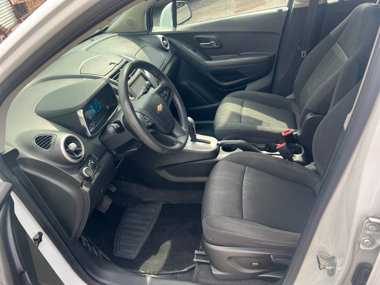 Used 2016 Chevrolet Trax LT w/ LPO, Protection Package image 4