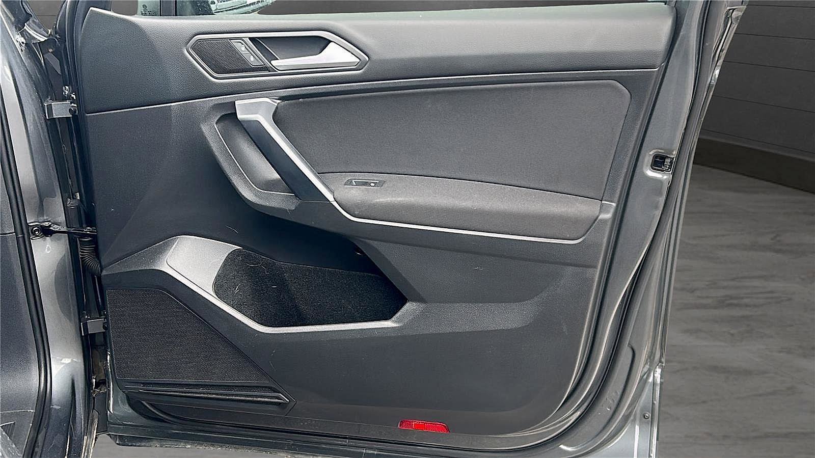 Used 2021 Volkswagen Tiguan S image 21