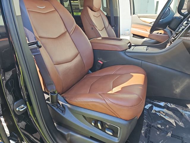 Used 2016 Cadillac Escalade ESV Luxury image 10