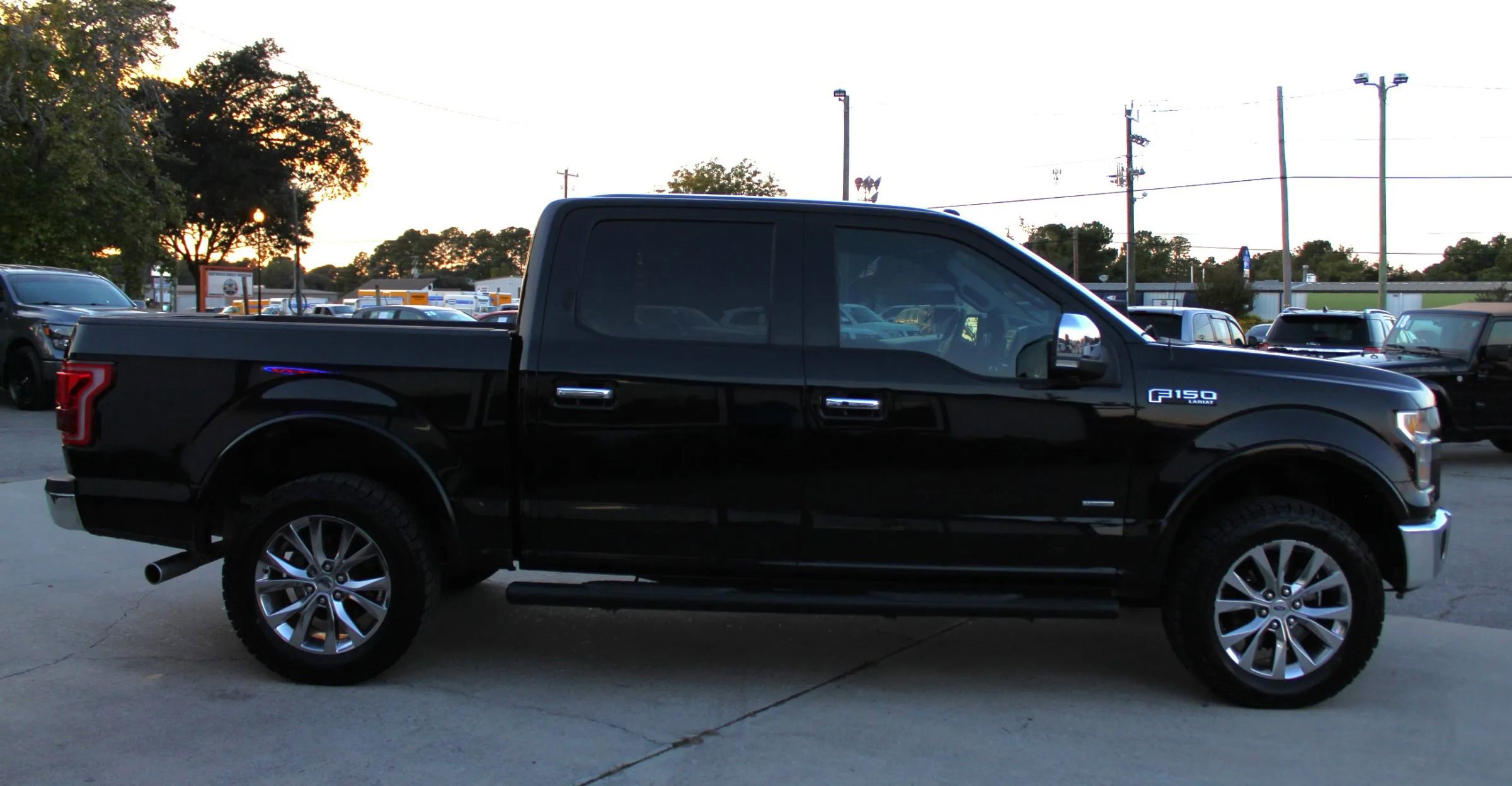 Used 2017 Ford F150 Lariat image 6