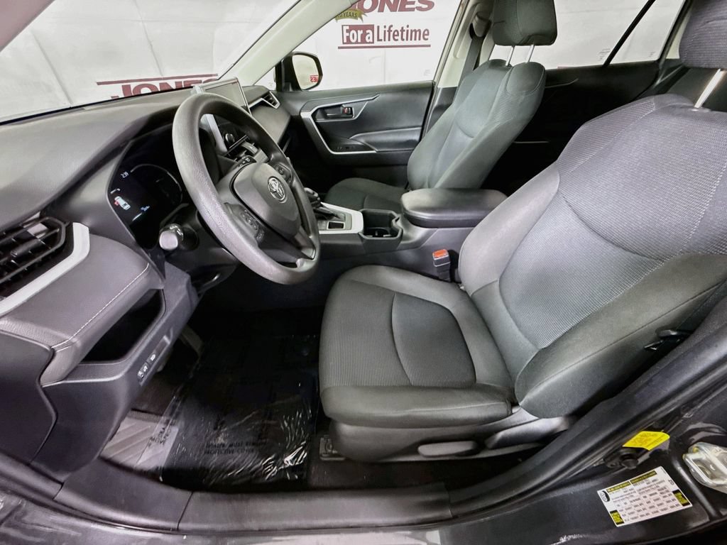 Certified 2023 Toyota RAV4 LE AWD/4WD image 24