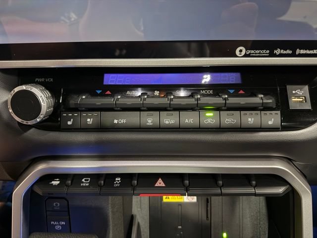 Used 2023 Toyota Tundra Platinum AWD/4WD image 43