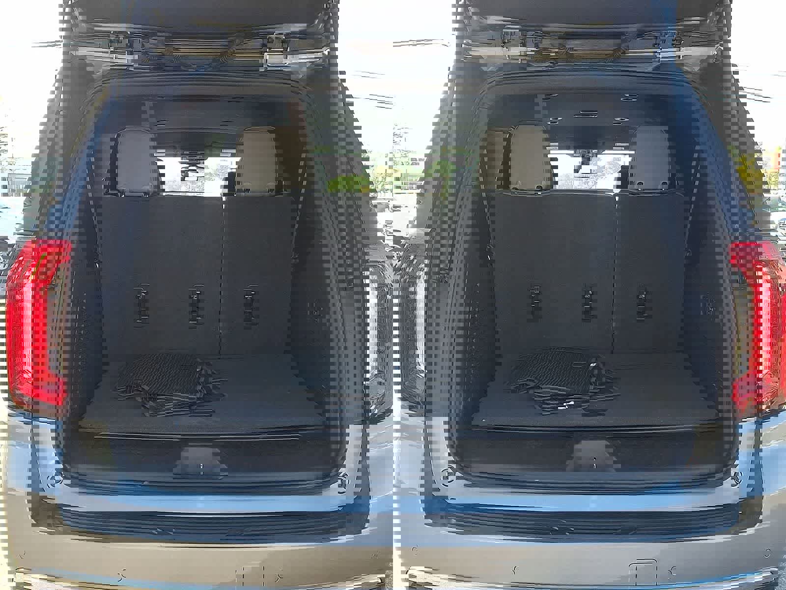 Used 2022 GMC Yukon XL SLT w/ SLT Luxury Package image 32