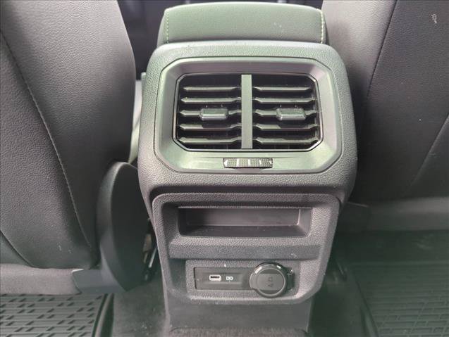 Certified 2023 Volkswagen Tiguan SE R-Line FWD image 18