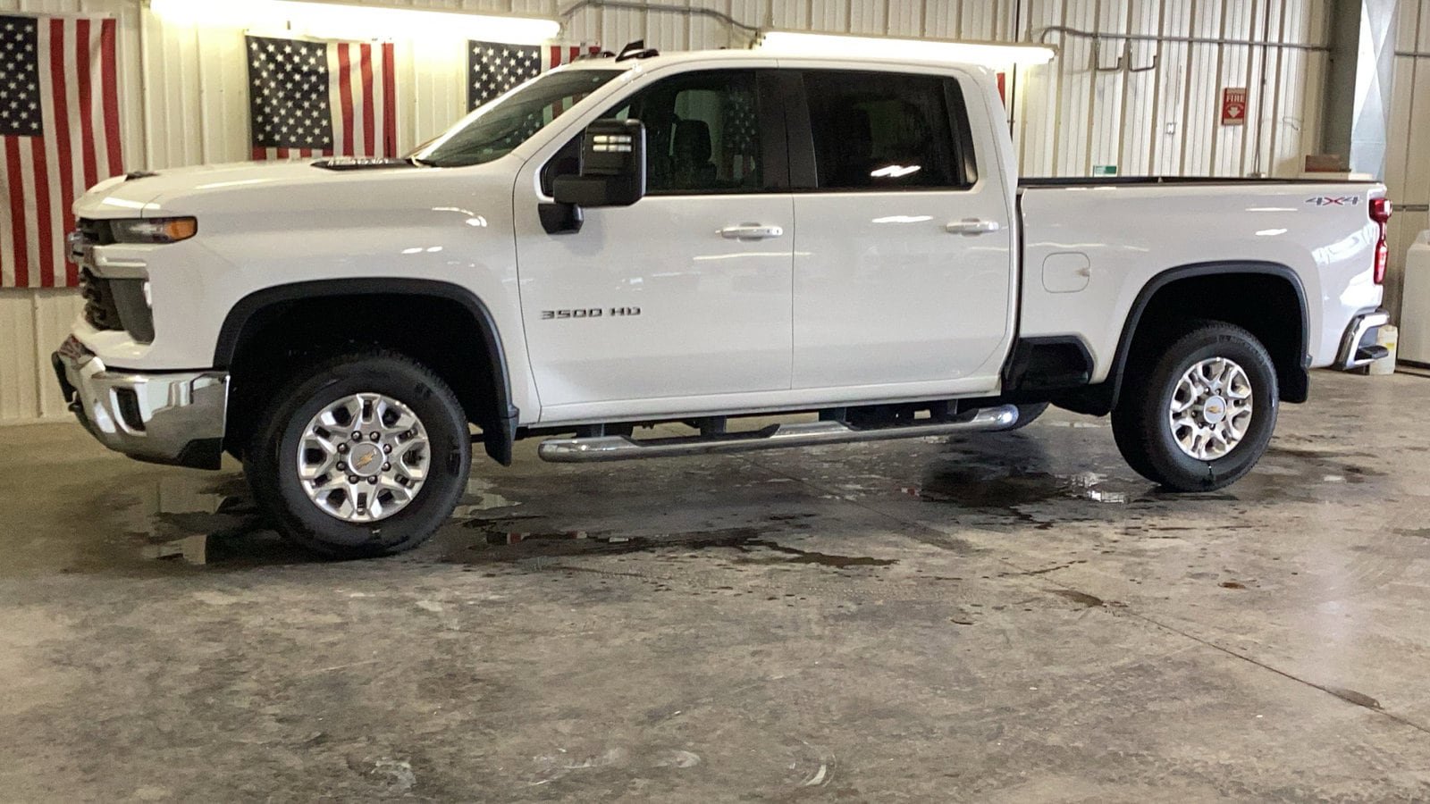 Used 2025 Chevrolet Silverado 3500 LT w/ Convenience Package AWD/4WD image 2