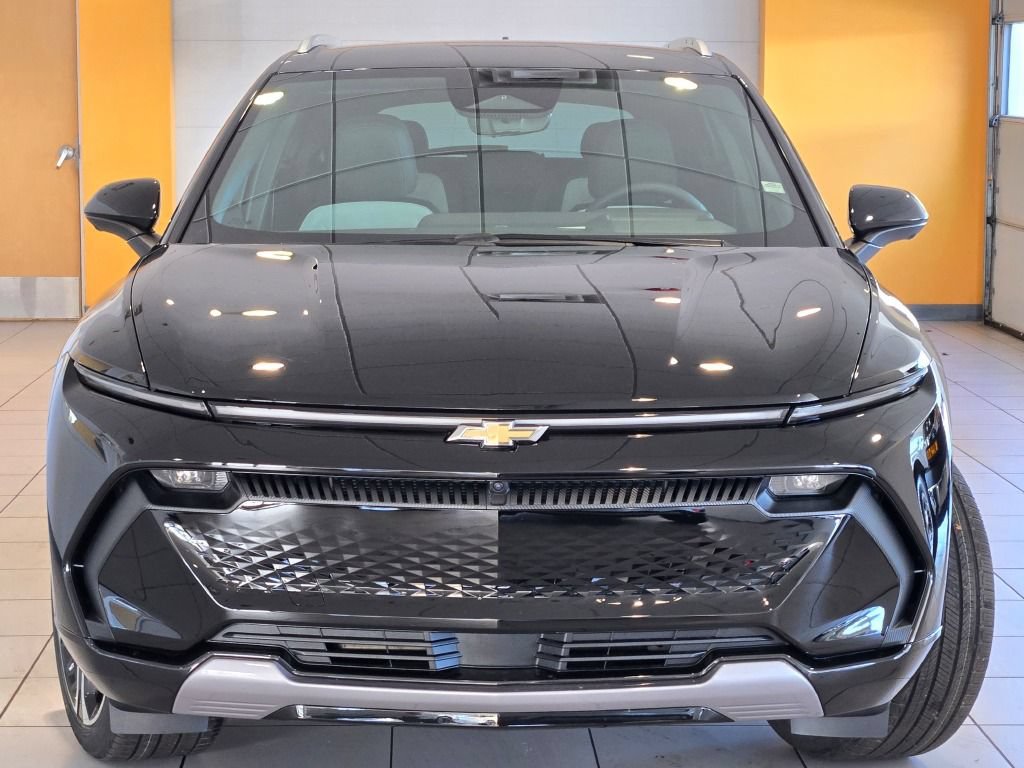 New 2026 Chevrolet Equinox EV LT w/ Convenience Package II FWD image 2