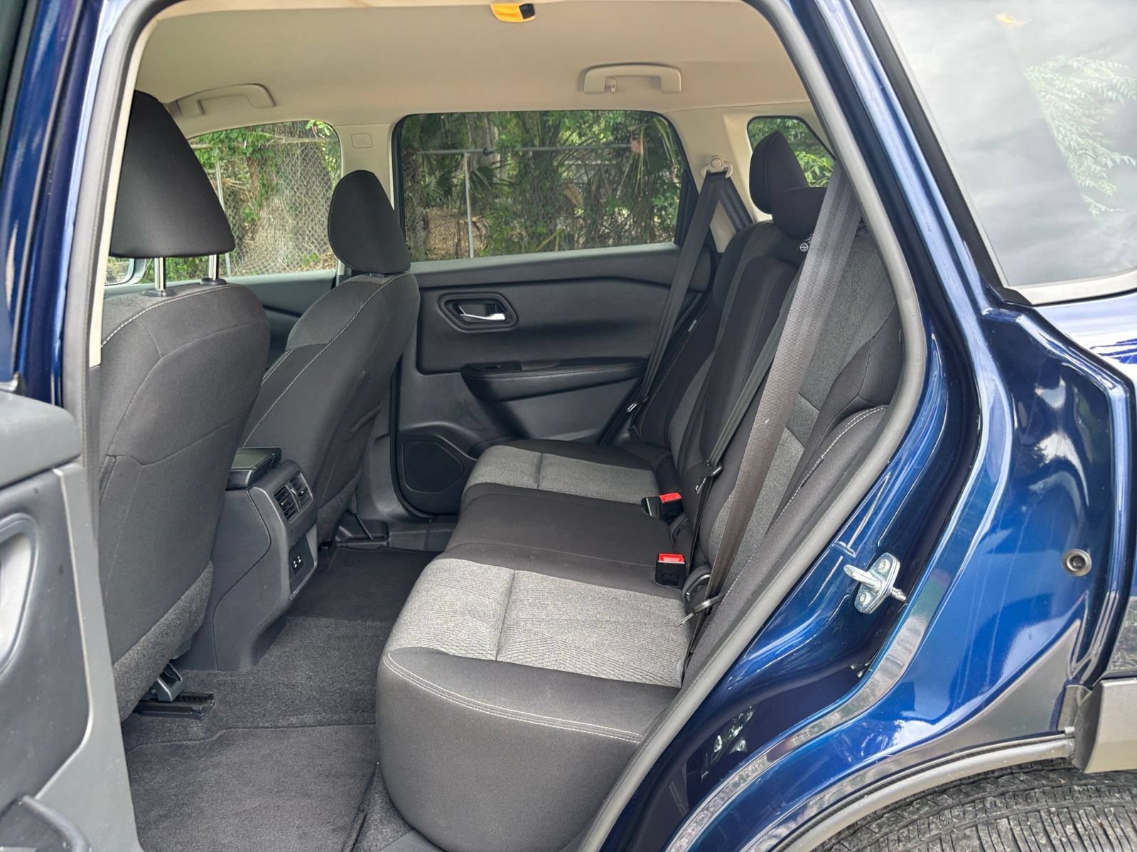 Used 2025 Nissan Rogue SV FWD image 27
