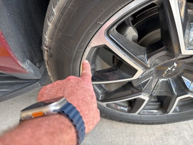 Used 2022 Chevrolet Suburban RST w/ Sport Performance Package image 4