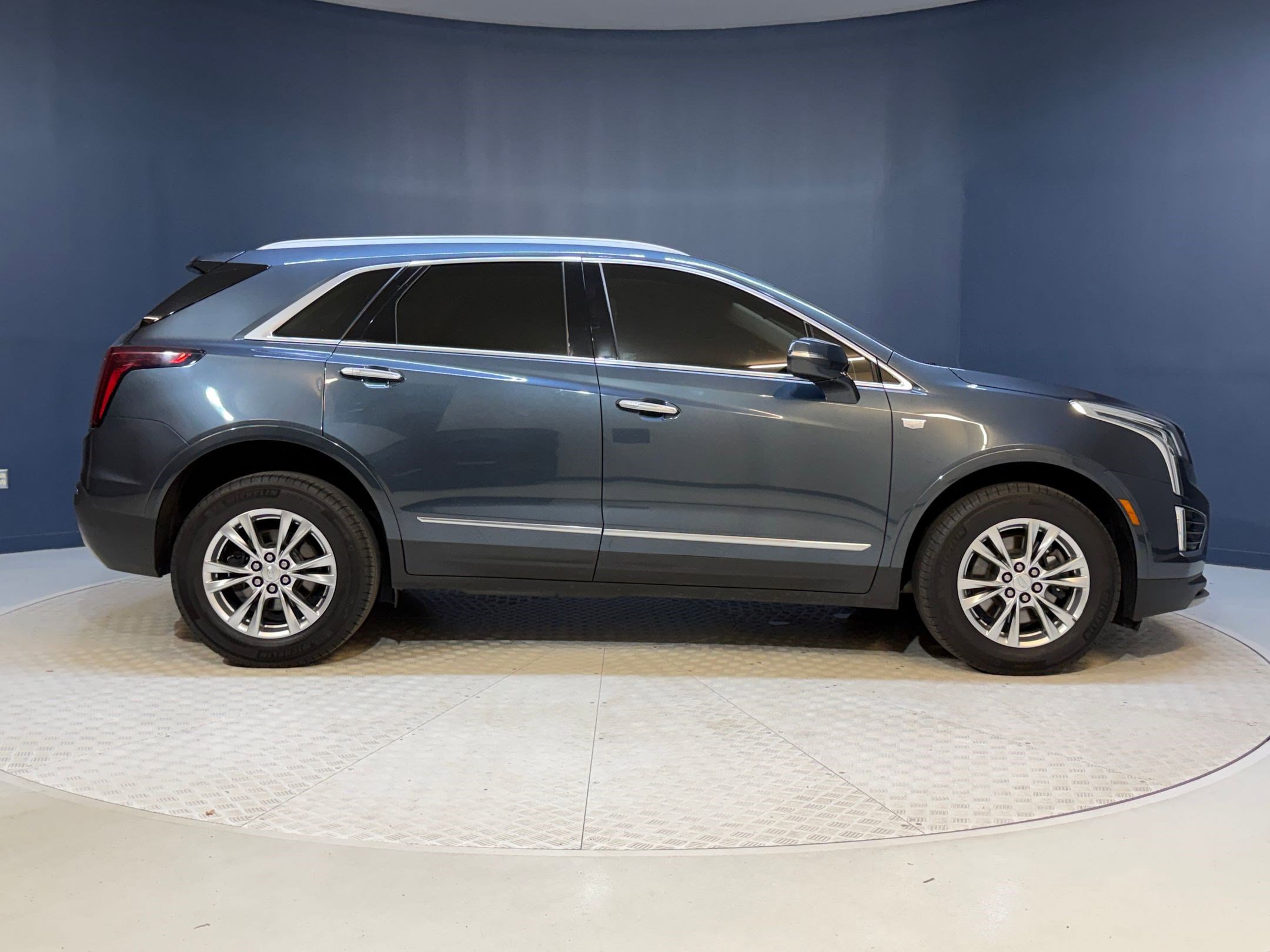 Used 2020 Cadillac XT5 Premium Luxury FWD image 8