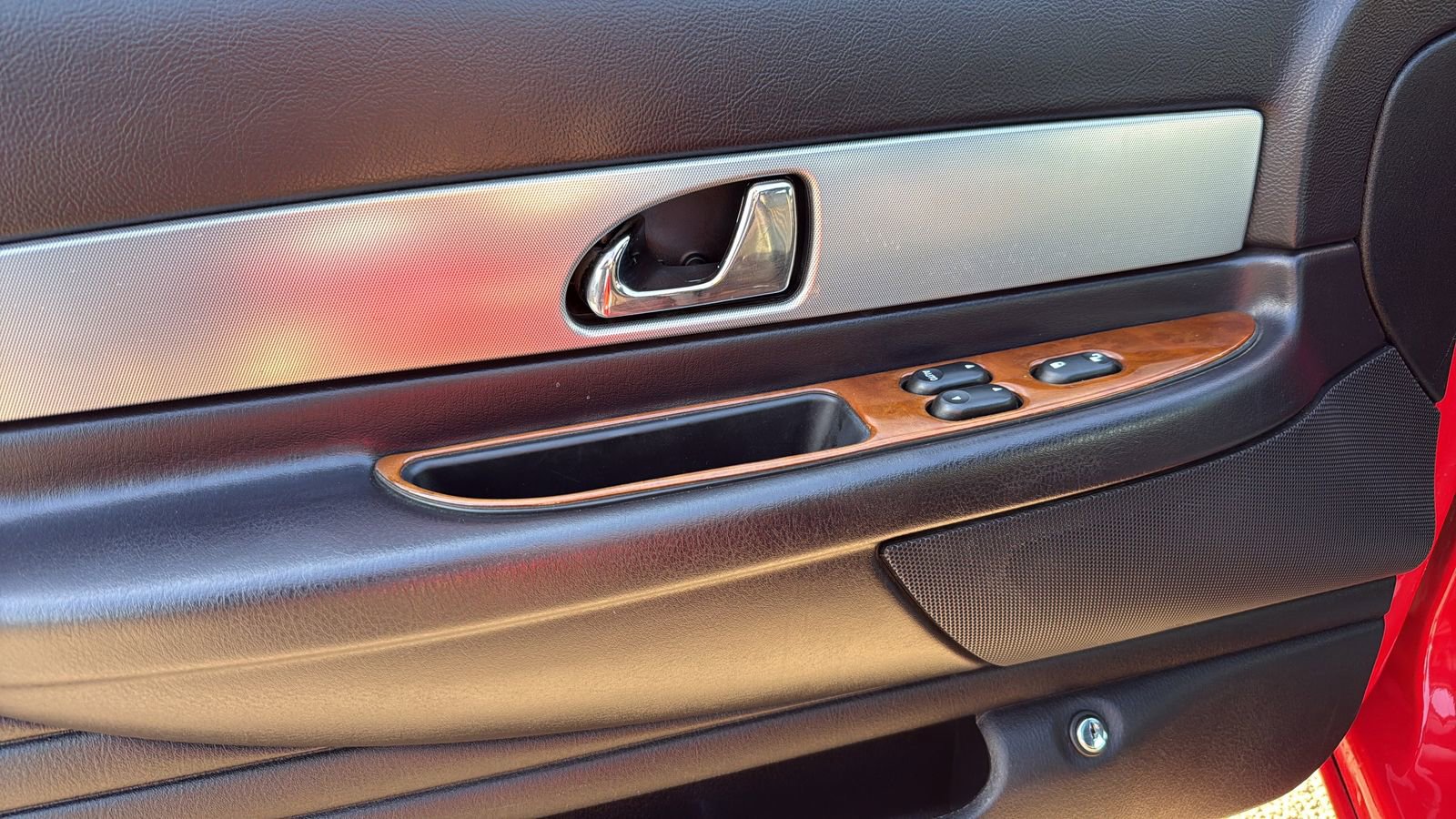 Used 2005 Ford Thunderbird image 11