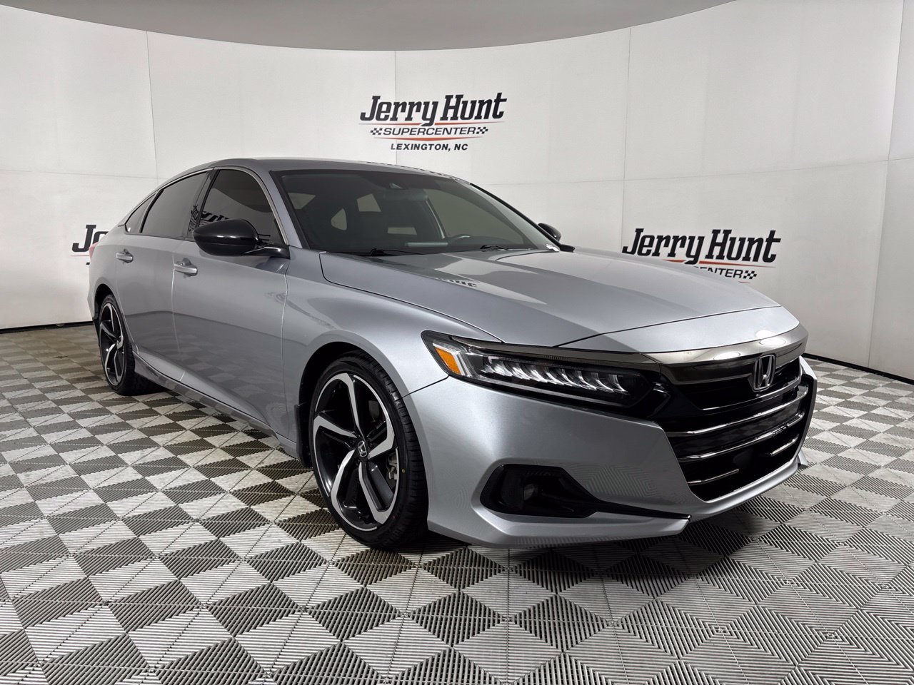Used 2022 Honda Accord Sport image 3