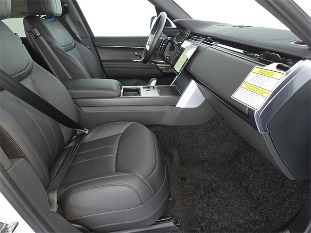 New 2026 Land Rover Range Rover Long Wheelbase SE image 3