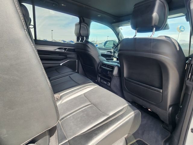 Used 2023 Jeep Wagoneer Series II AWD/4WD image 16