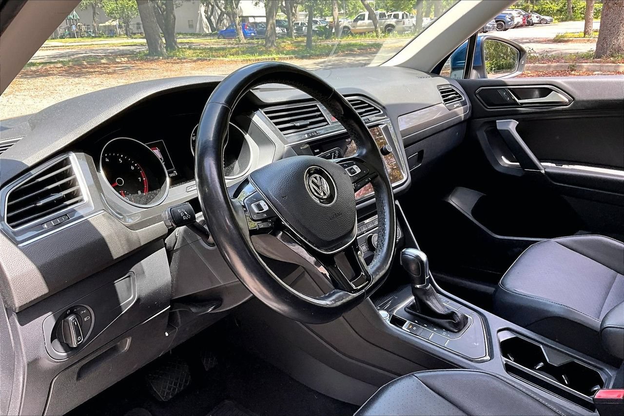 Used 2018 Volkswagen Tiguan SE FWD image 14