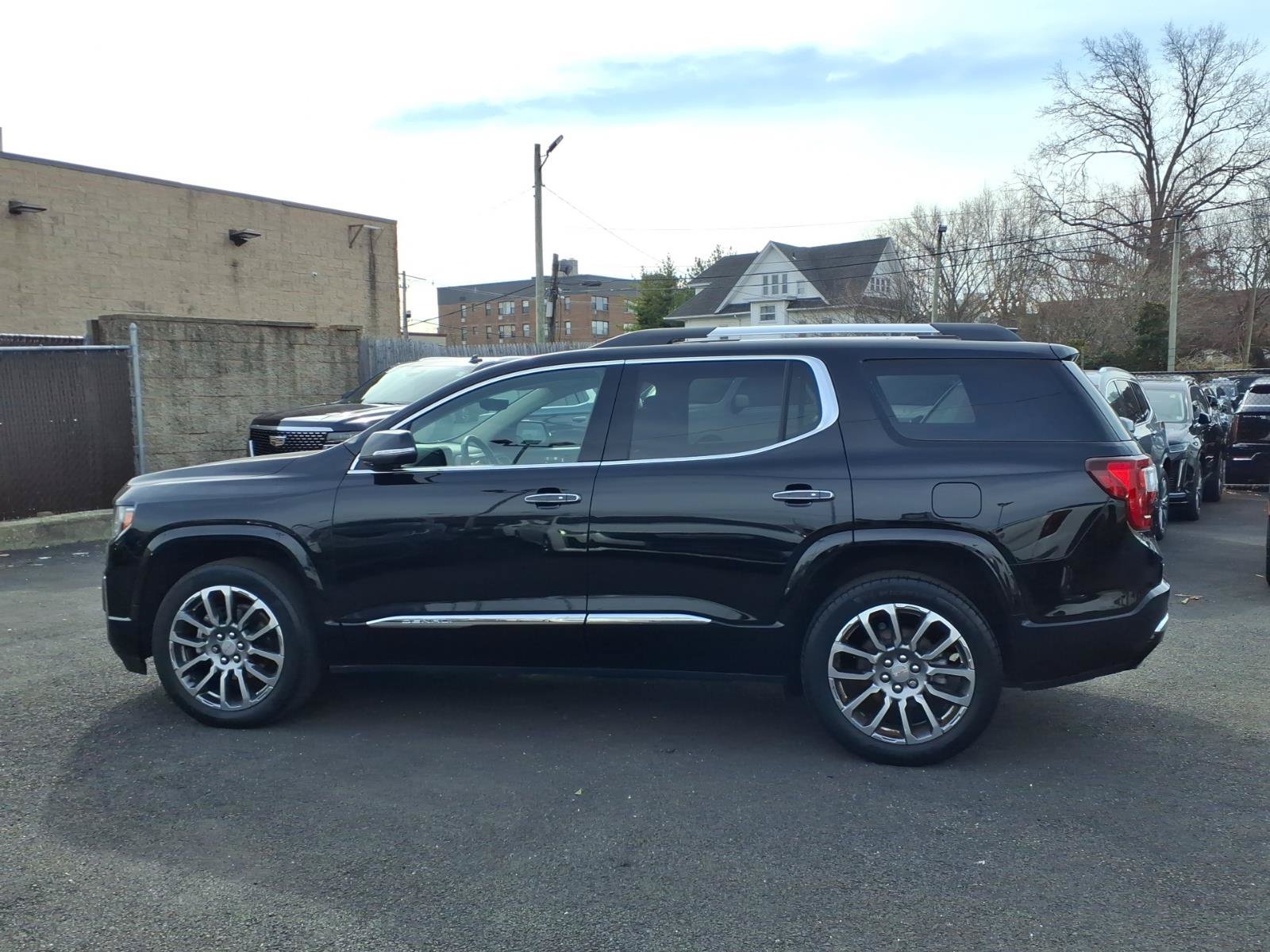 Used 2023 GMC Acadia Denali w/ Denali Ultimate Package AWD/4WD image 8