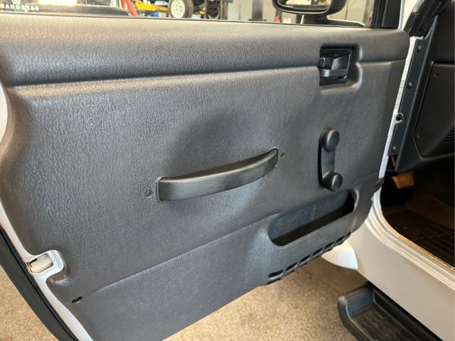 Used 2005 Jeep Wrangler Unlimited image 23