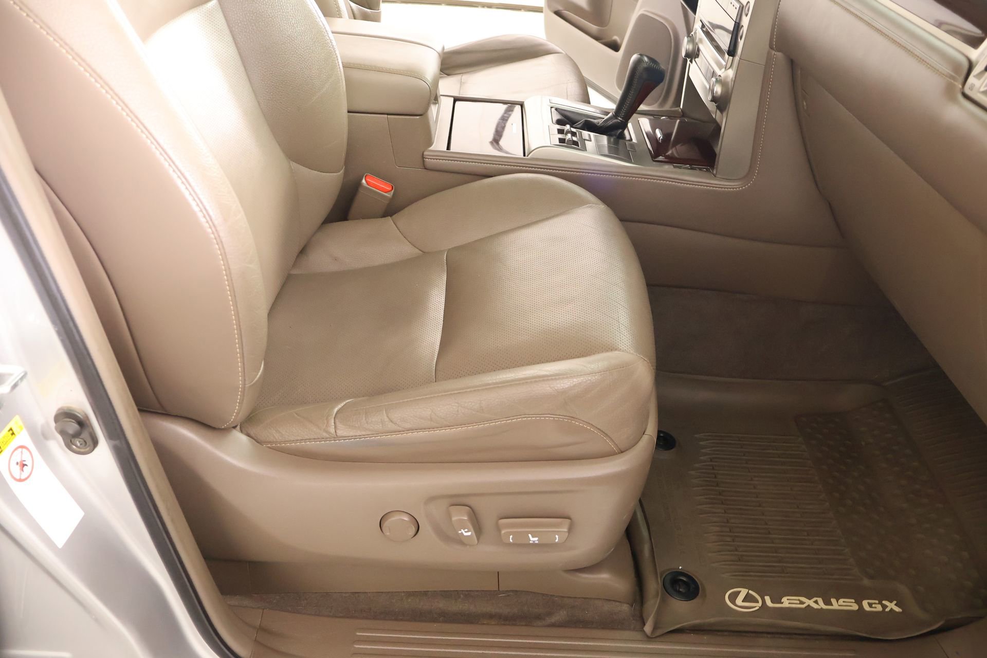 Used 2018 Lexus GX 460 Premium w/ Premium Package image 14