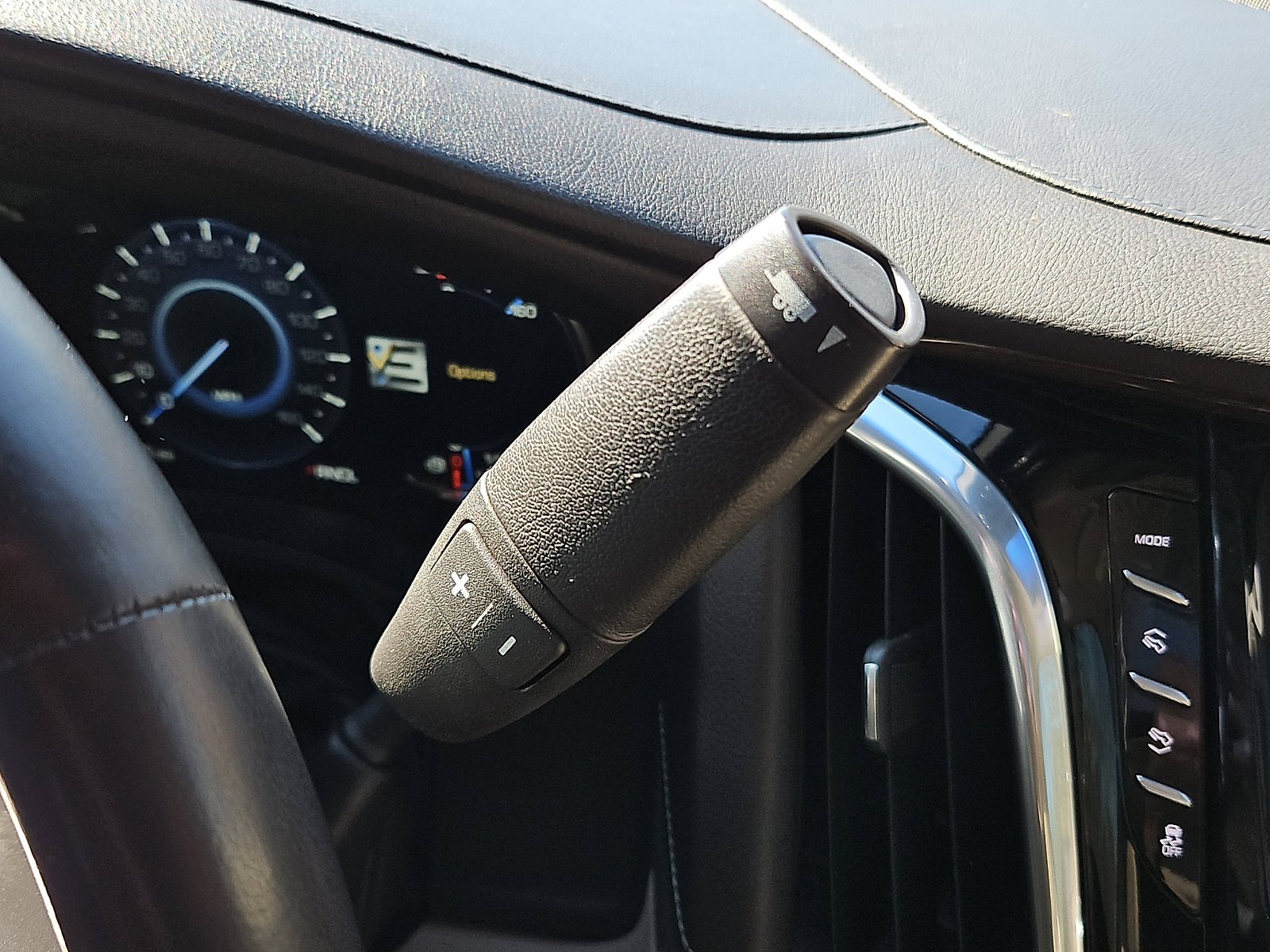 Used 2018 Cadillac Escalade Premium Luxury image 16