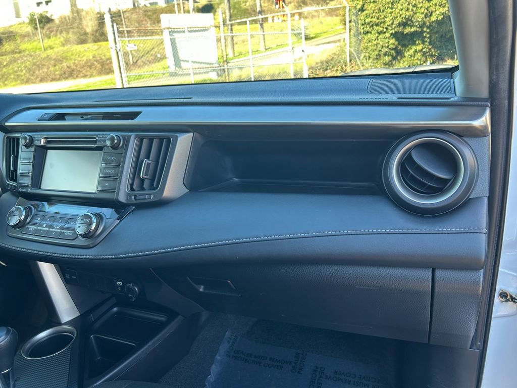 Used 2015 Toyota RAV4 XLE image 26