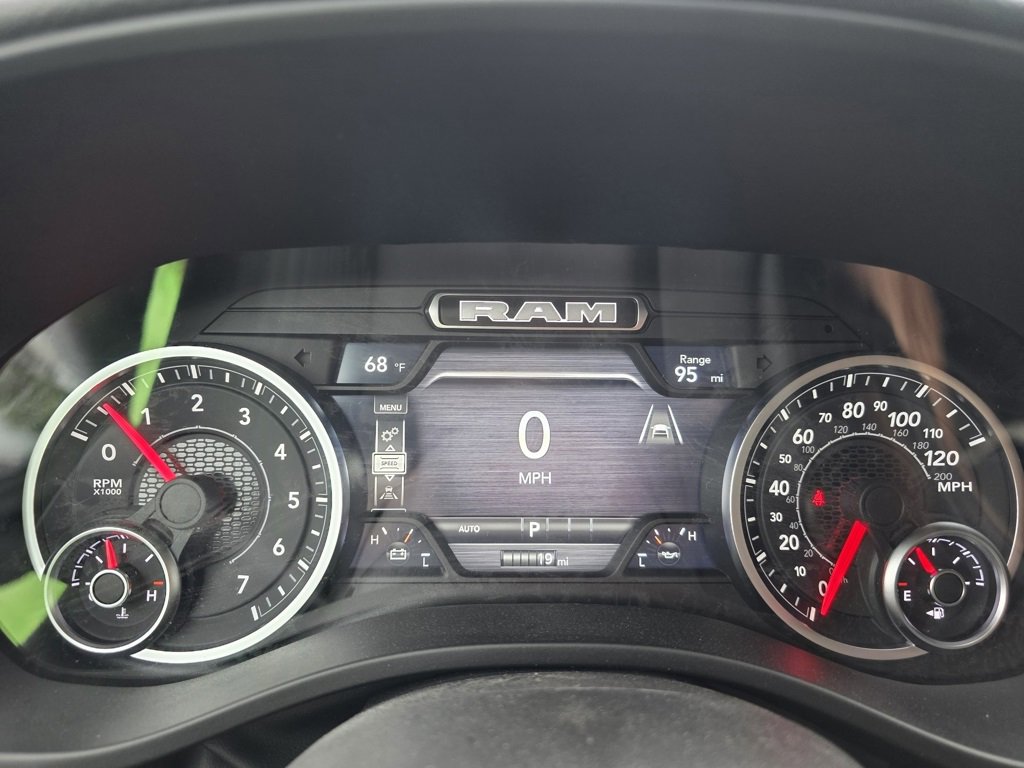 New 2026 RAM 1500 4x4 Crew Cab image 9