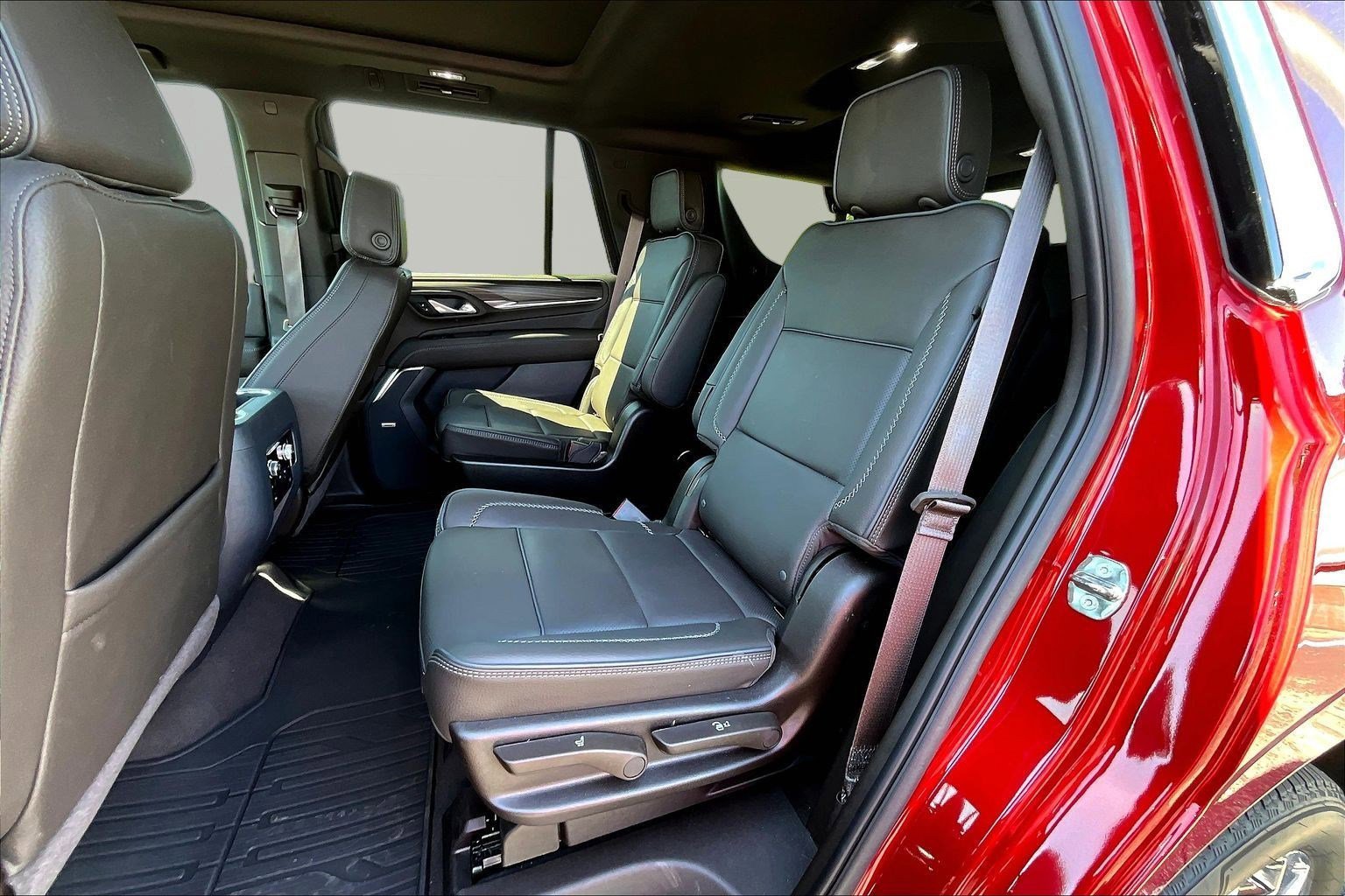 Used 2024 GMC Yukon Denali AWD/4WD image 21