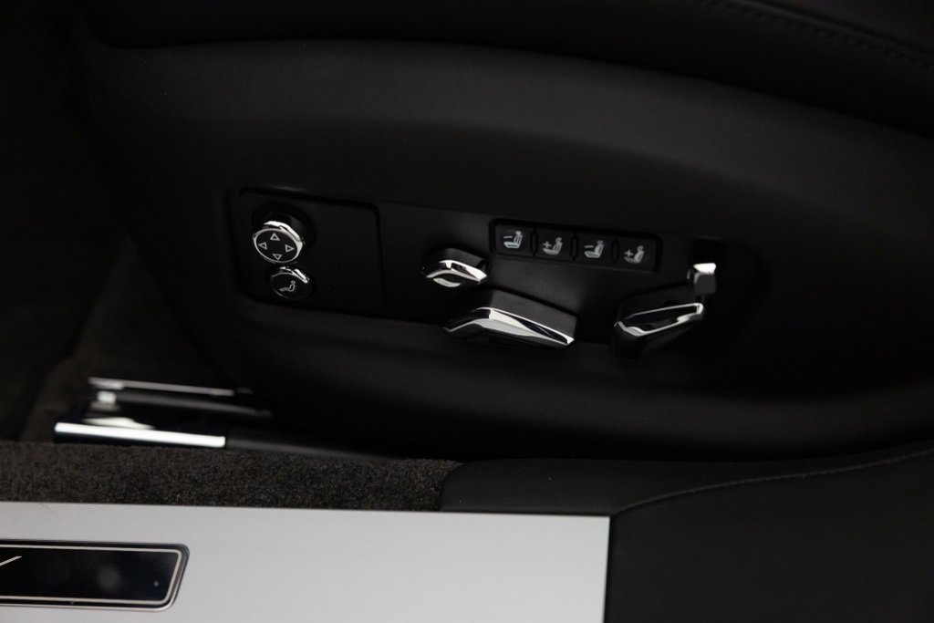 New 2025 Bentley Flying Spur Plug-In Hybrid image 30