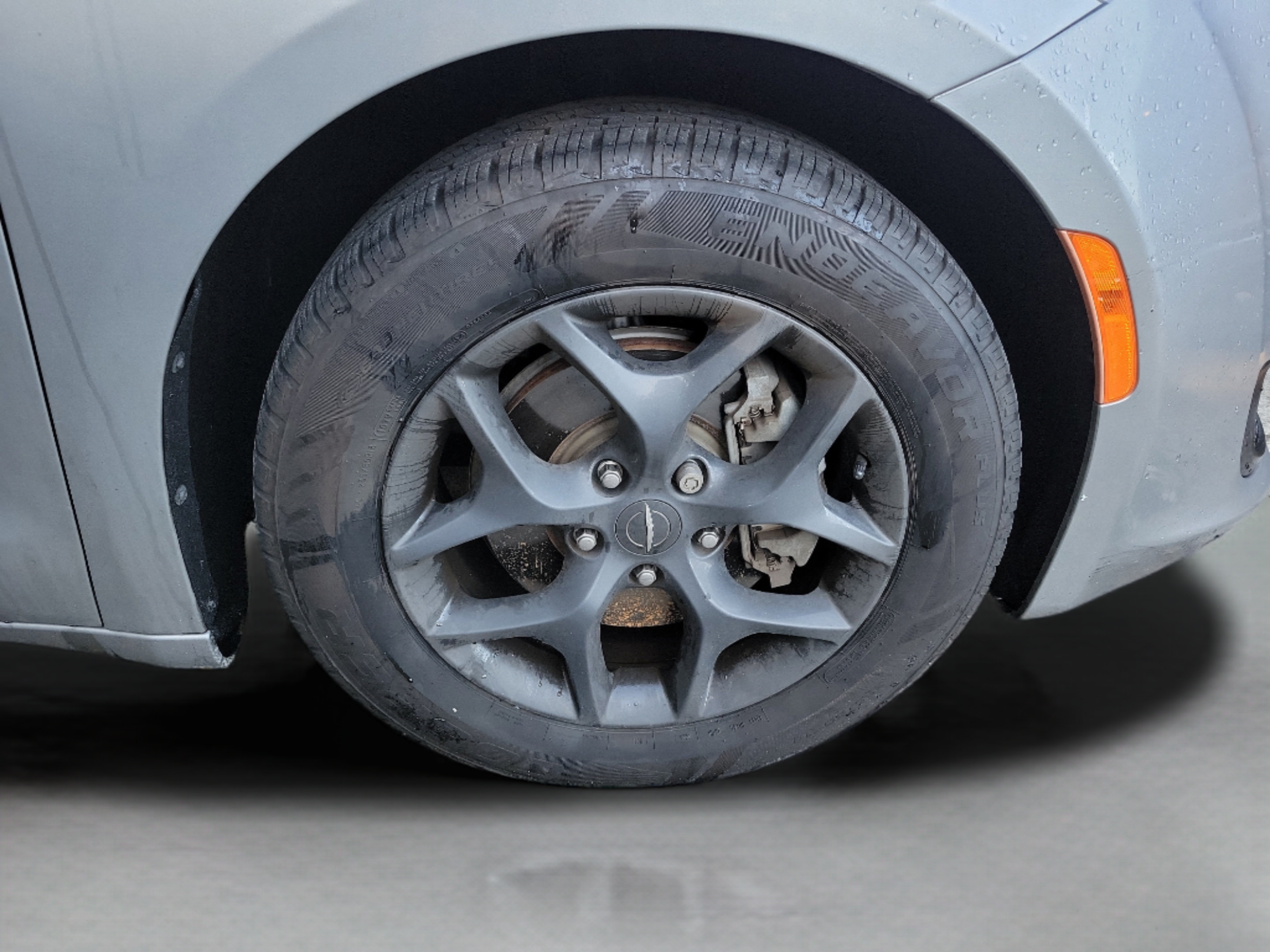 Used 2019 Chrysler Pacifica Touring-L w/ S Appearance Package FWD image 5