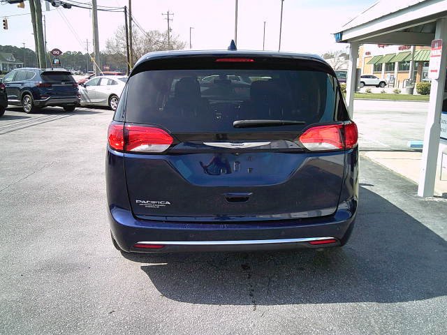 Used 2018 Chrysler Pacifica Touring Plus image 4