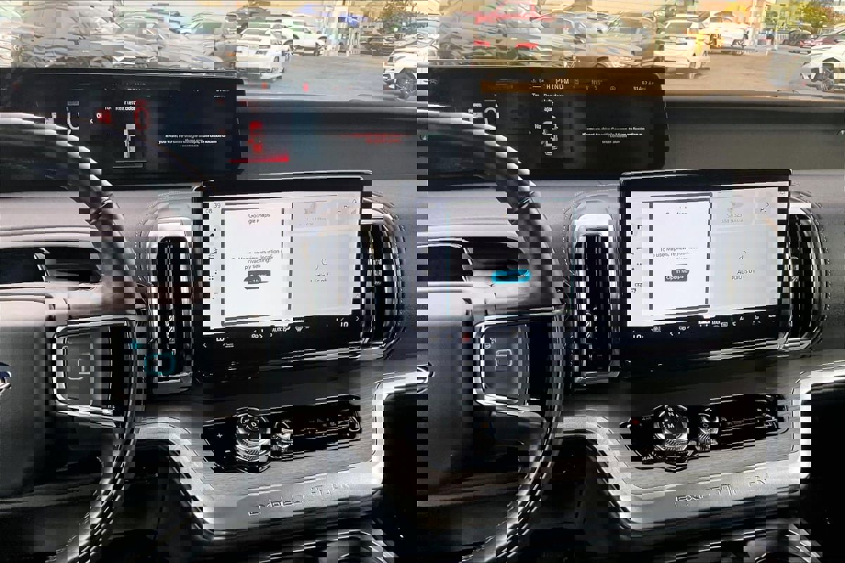 Used 2025 Ford Expedition Max Platinum image 6