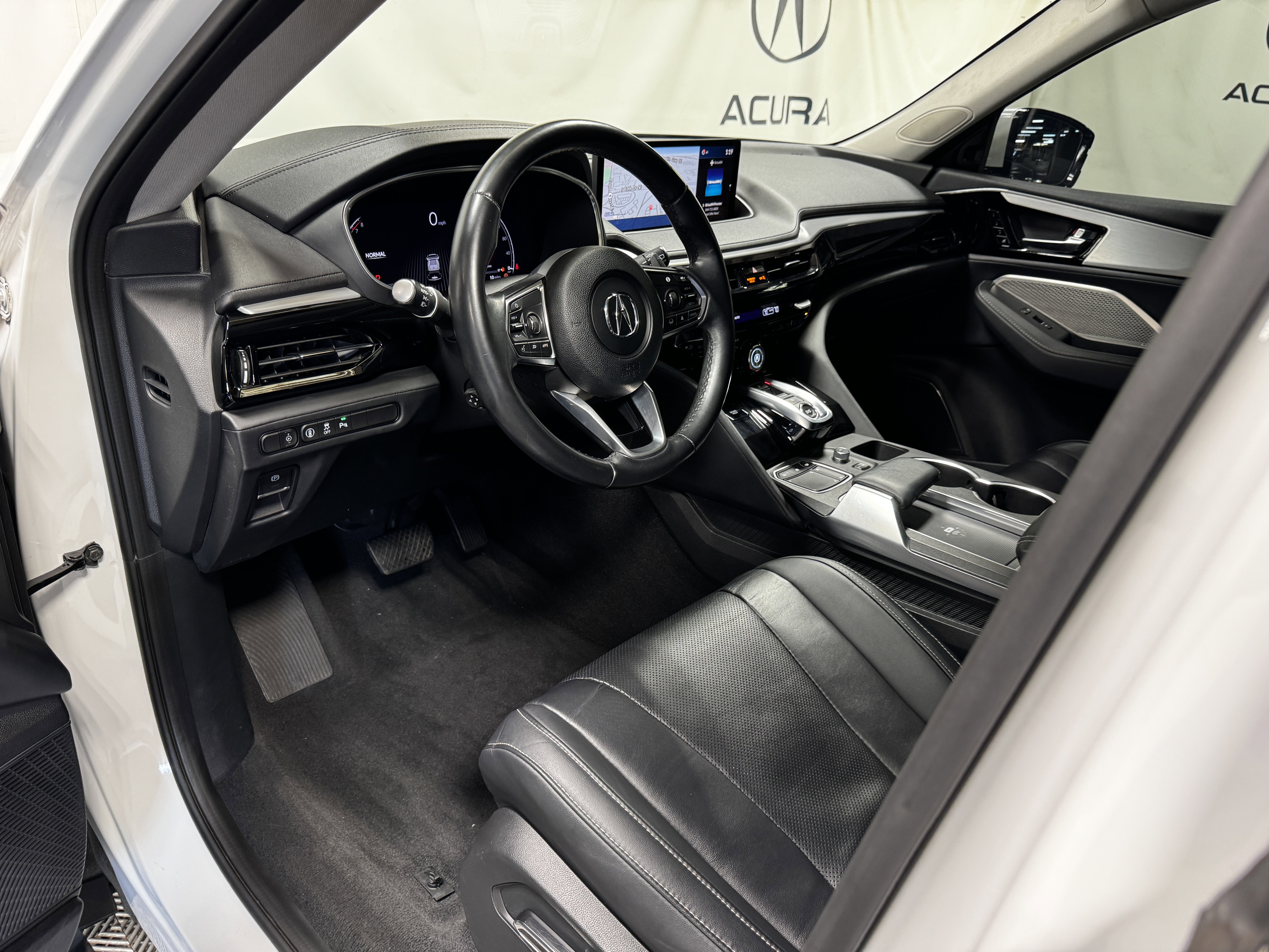 Certified 2023 Acura MDX FWD w/ Technology Package image 10