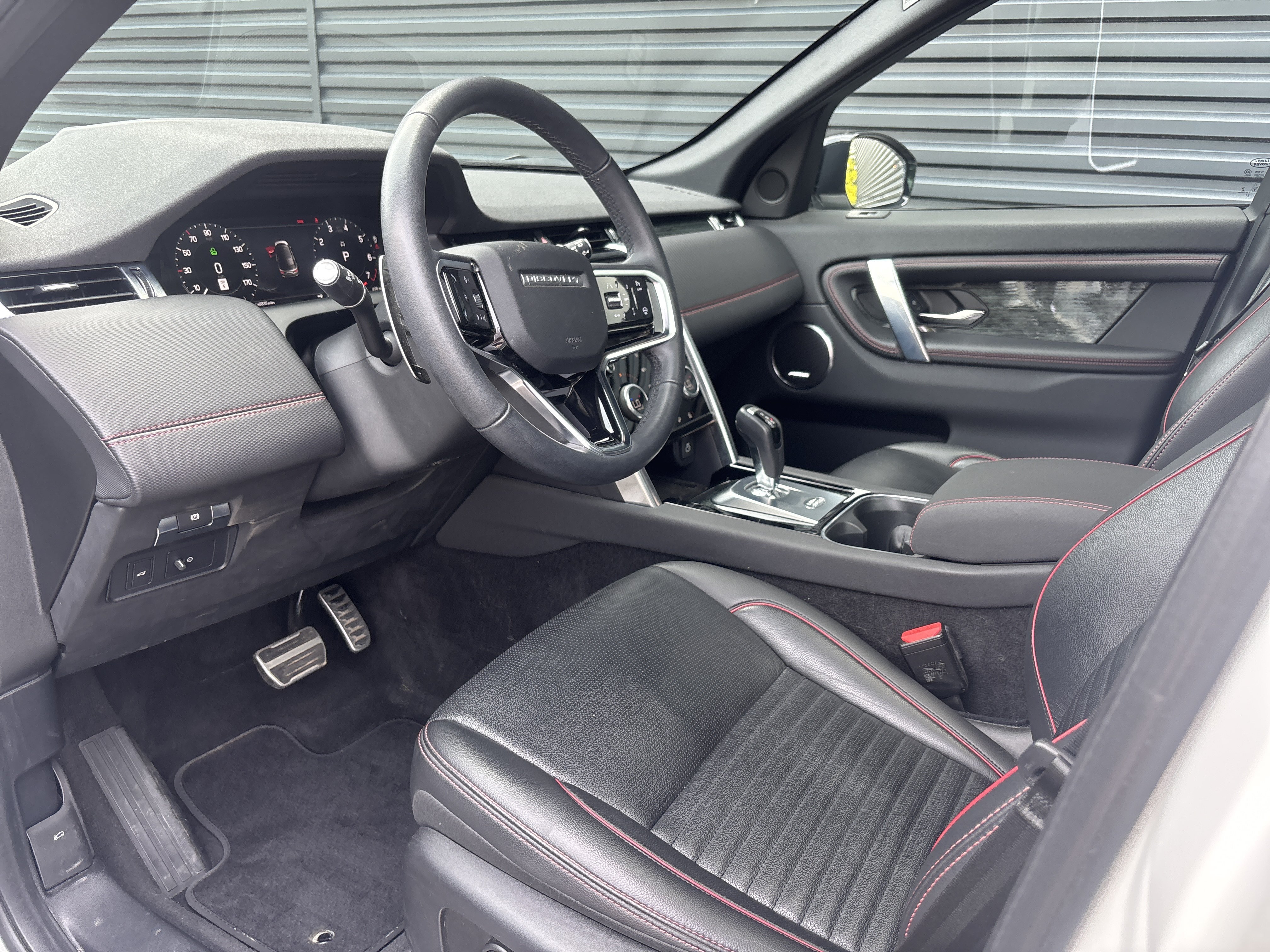 Used 2023 Land Rover Discovery Sport SE R-Dynamic AWD/4WD image 13
