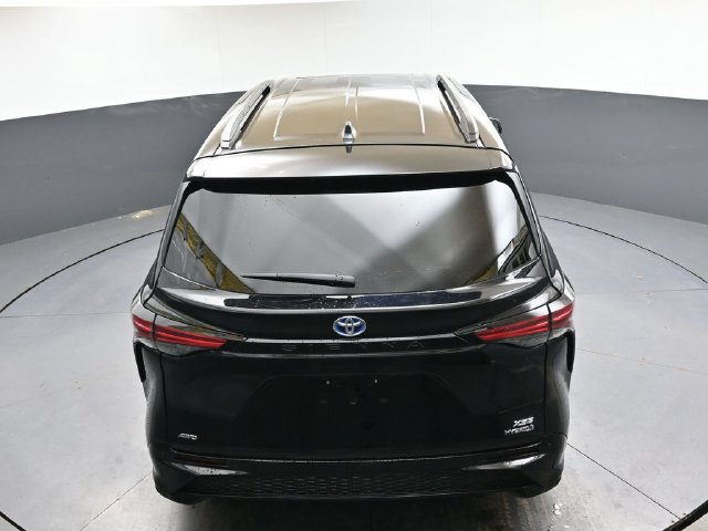 Used 2024 Toyota Sienna XSE w/ XSE Plus Package AWD/4WD image 39