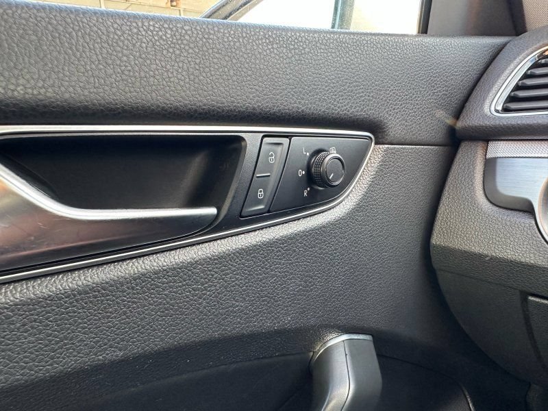 Used 2018 Volkswagen Passat 2.0T R-Line FWD image 24